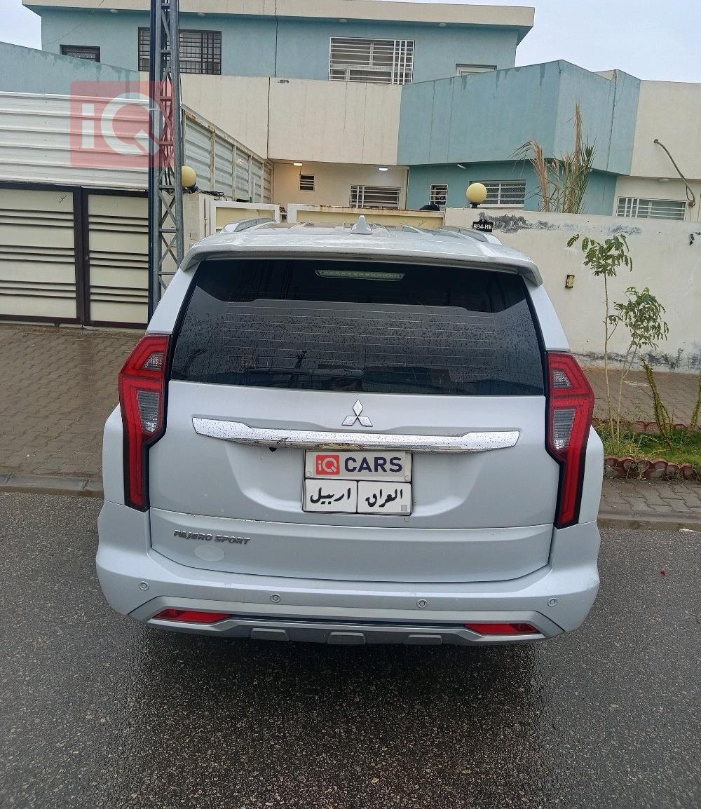 ميتسوبيشي باجيرو سبورت